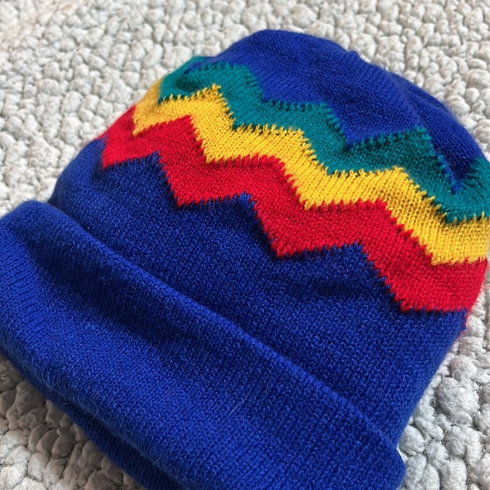 VINTAGE retro knitted winter hat - made in 🇨🇦